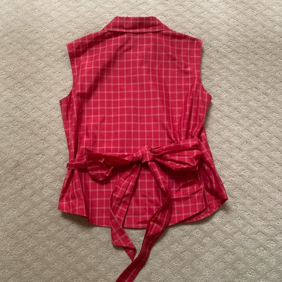 Ellen Tracy Linda Allard c.2000 red and white wrap sleeveless silk blouse - Picture 2 of 4